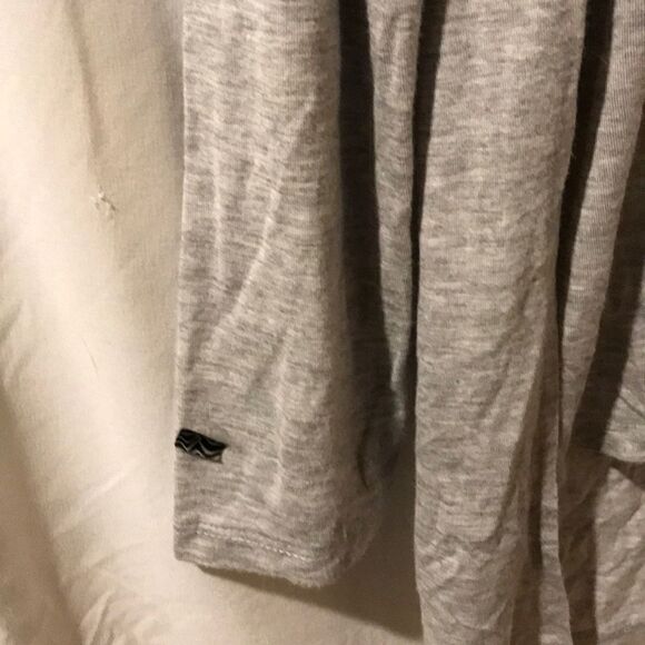 Guess Collection Women's Gray Heather Floral Long Sleeve T-Shirt Size Medium - Picture 4 of 8